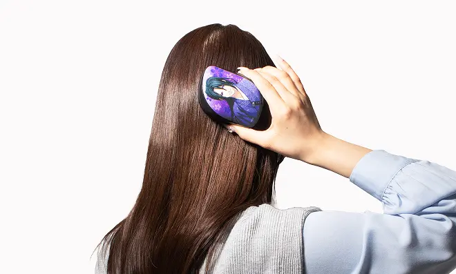 マイタング持ち歩きに便利なコンパクトサイズで、外出先でもサッと髪を整えられます。